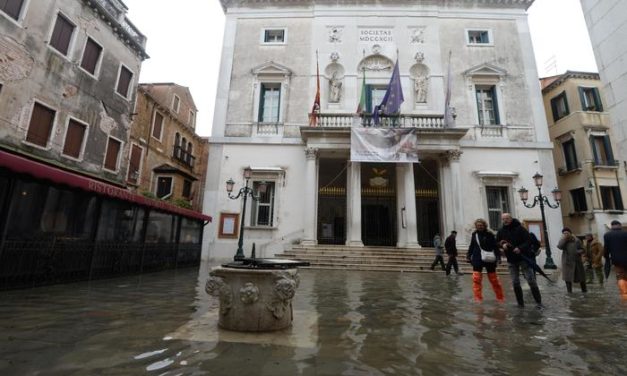 Solidarietà al Teatro La Fenice di Venezia della Scala di Milano